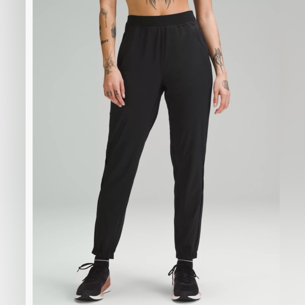 NWT Lululemon License to Train High-Rise Pant